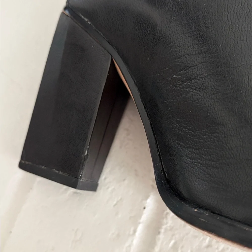 Leather Black booties with zipper back